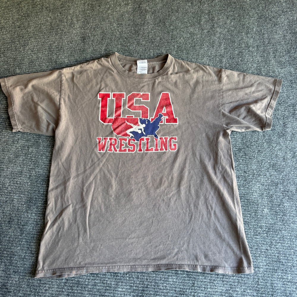 Gildan Heavy Cotton USA Wrestling Graphic T-Shirt Mens Large Brown Short Sleeve